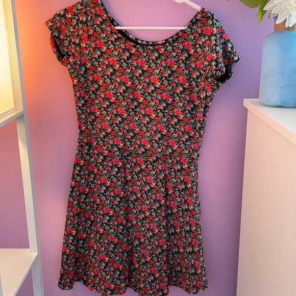 Spring dress - Picture 5 of 5